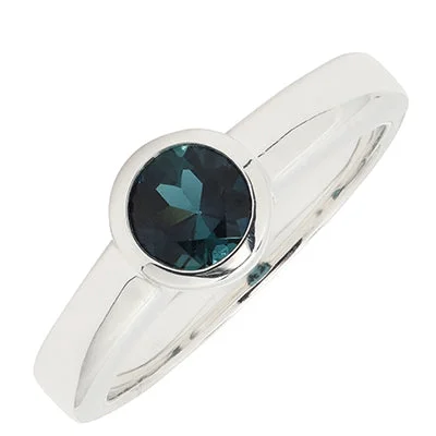 Green Tourmaline Bezel Ring in Sterling Silver (size 6.5)