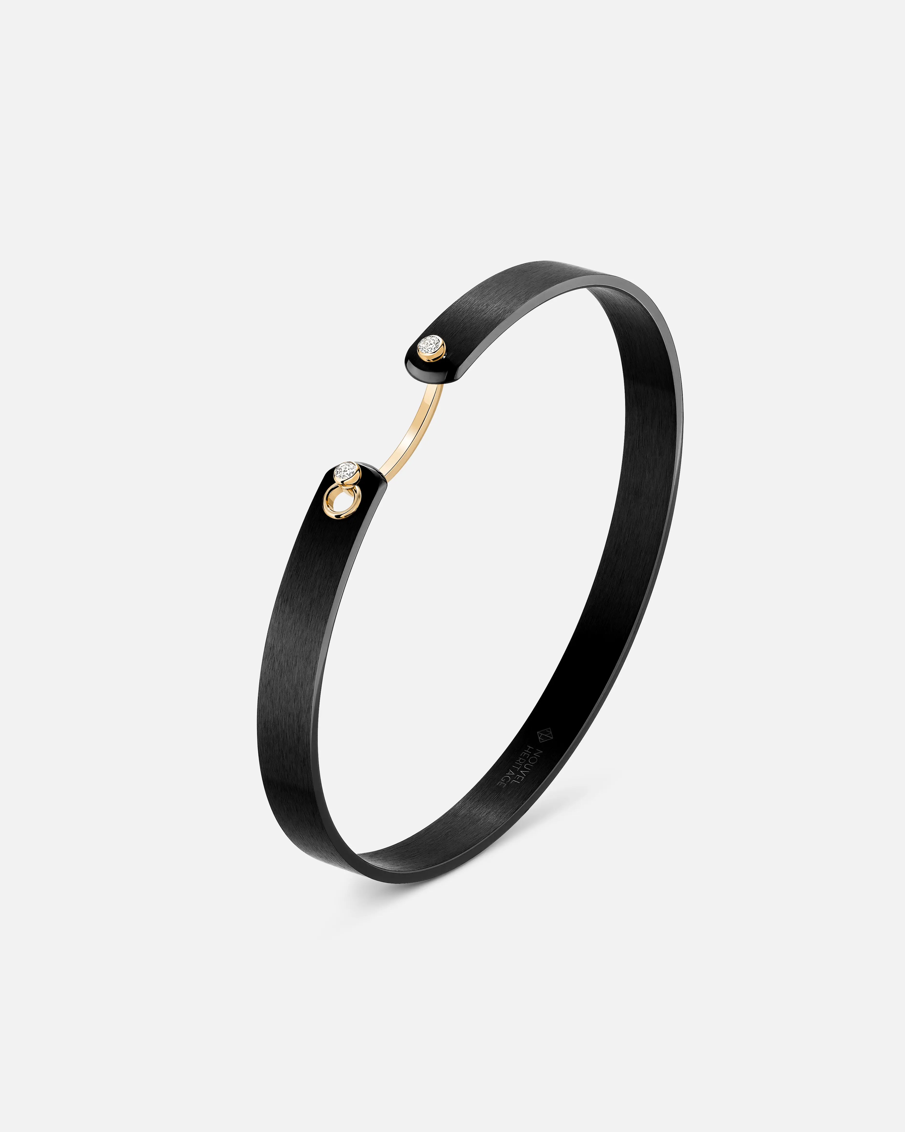 Midnight In Manhattan GM Mood Bangle in Yellow Gold