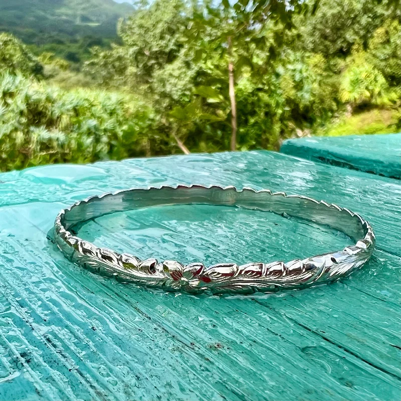 Long Leaf Maile & Hibiscus 6mm Bangle Bracelet in Platinum