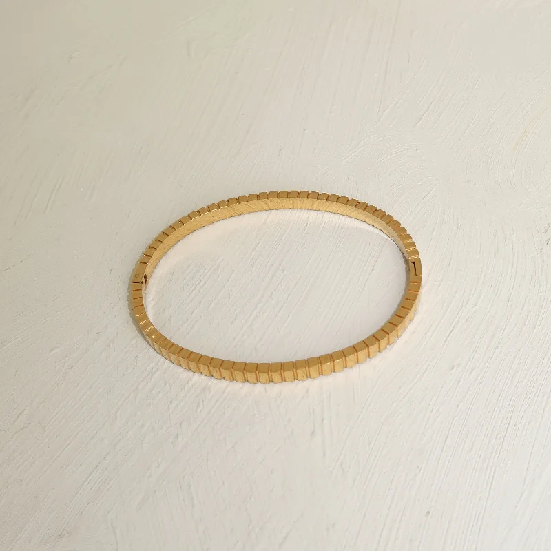 Ribbed Bangle